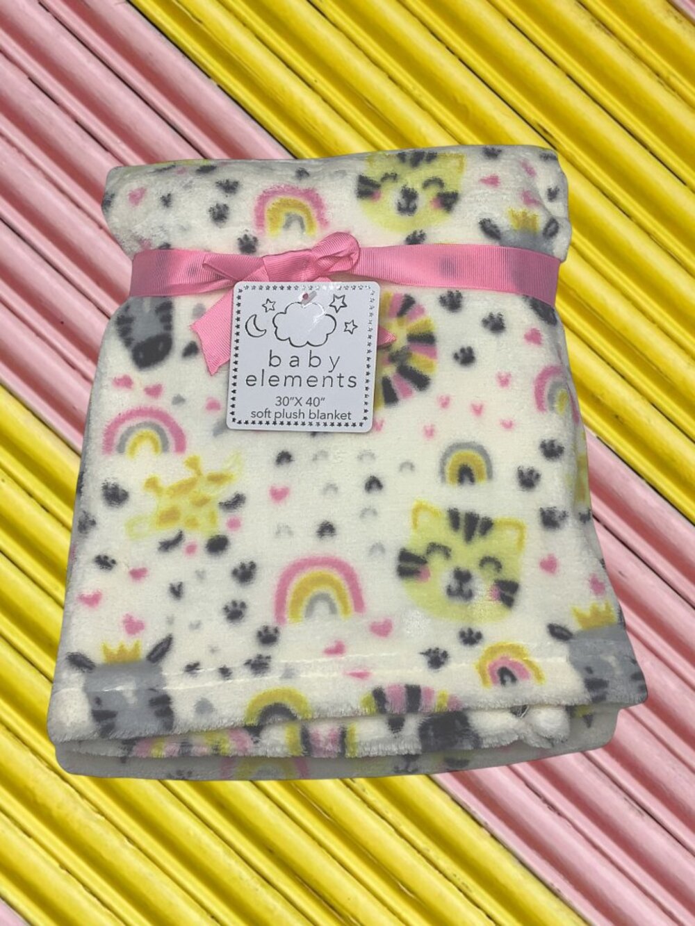 NWT Rainbow Paw Prints Lion Zebra Giraffe Hearts Plush Baby Blanket Animal Print